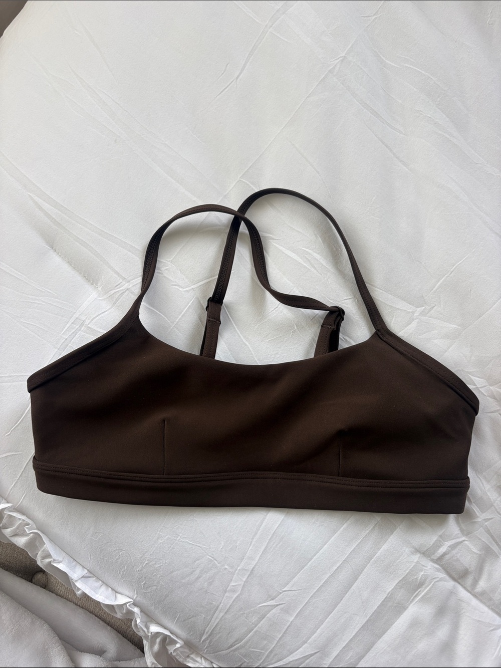 ALO Yoga espresso, Airlift Intrigue Bra